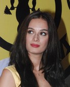 Evelyn Sharma